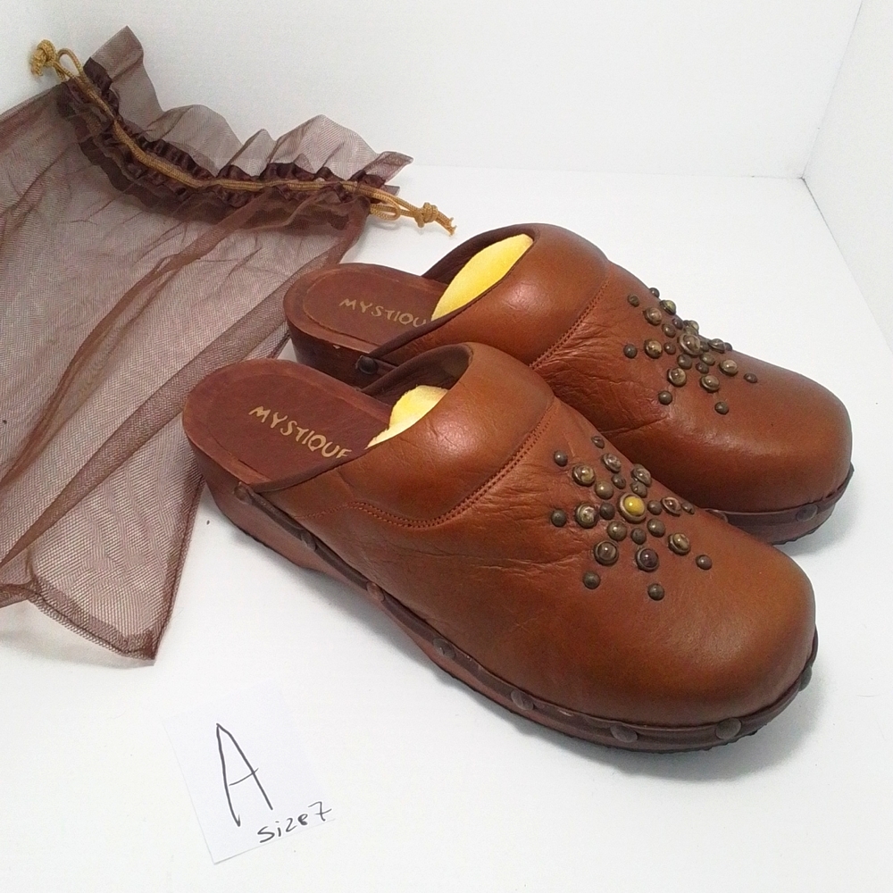 Mystique Boutique Brown Tiger Stones Studded Clogs Size 7 NEW ❌ SALE ❌